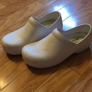 White nursing shoes